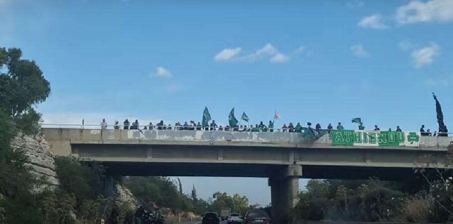 Παρακάμερα Ομόνοιας: Ο κόσμος στην αερογέφυρα και όχι μόνο (ΒΙΝΤΕΟ) thumb