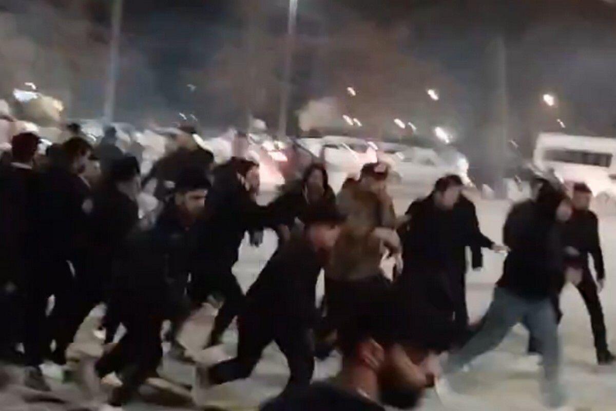 Επεισόδια μεταξύ οπαδών μετά τον ημιτελικό του Κυπέλλου (Βίντεο) thumb