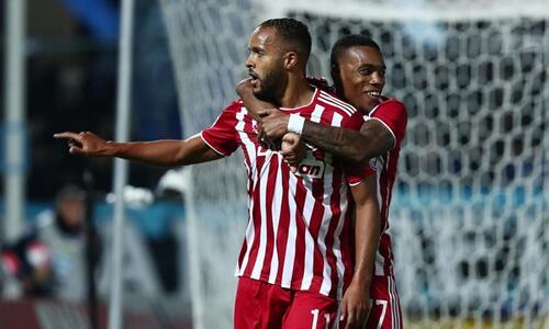 Super League: Τα φώτα στον Πειραιά thumb