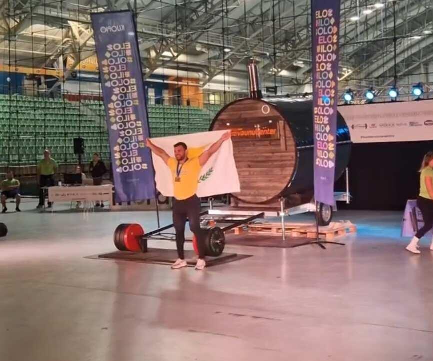Ο Κύπριος που βγήκε 3ος στον κόσμο - Φοβερό βίντεο με τράβηγμα φορτηγού thumb