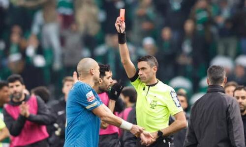 Δεν βάζει μυαλό: Έριξε γροθιά σε αντίπαλο και αποβλήθηκε! (vid) thumb