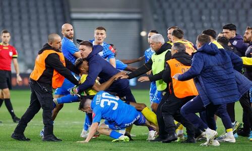 Ούτε τυπικά Πέρετζ και Ντε Λούκας - Η κίνησή τους πριν τη σέντρα thumb