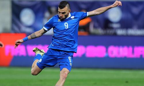 Χτυπάει την πόρτα του… κλαμπ thumb
