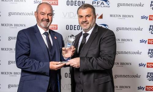 Σπουδαία διάκριση: Προπονητής της σεζόν στη Σκωτία ο Ποστέκογλου! thumb