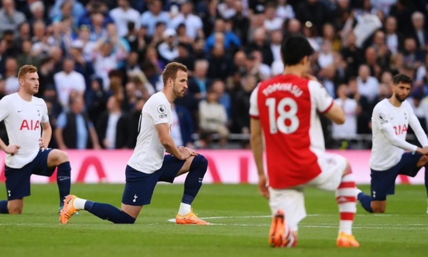 Η Premier League ξανα...γονατίζει ενάντια στον ρατσισμό thumb