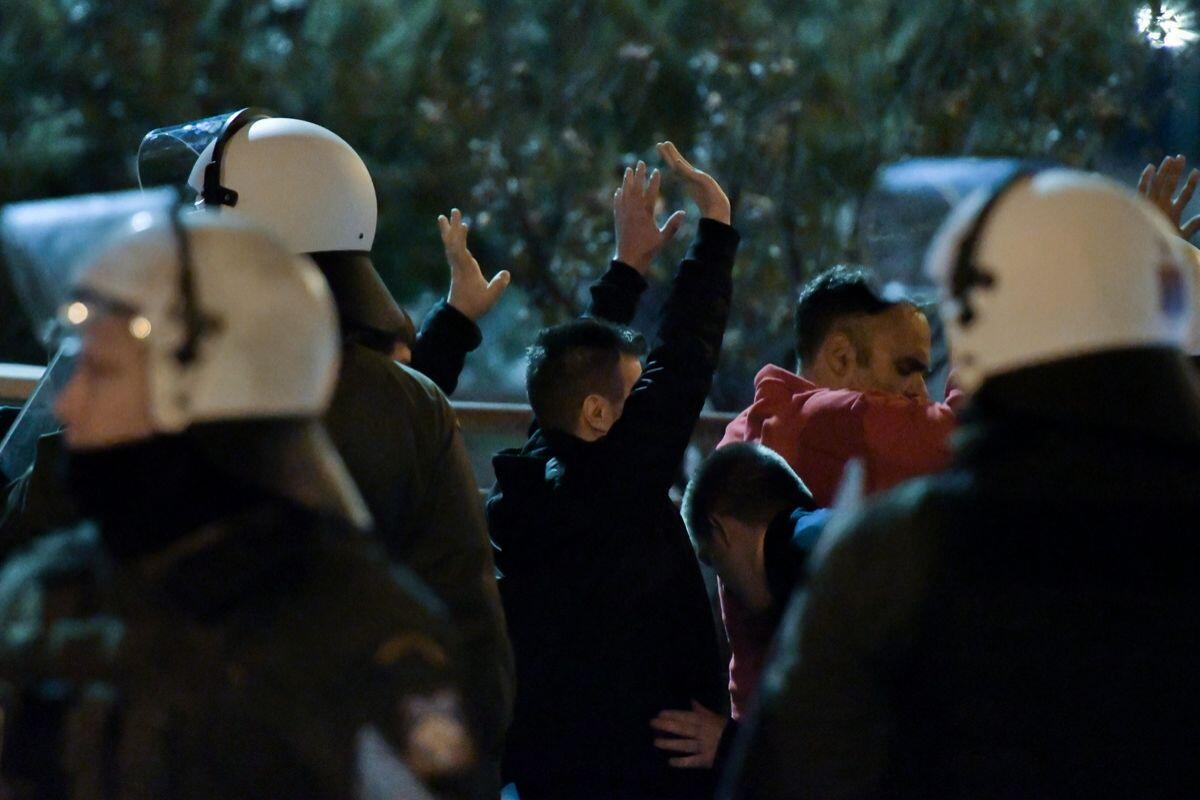 Επεισόδια στον Ρέντη: Ελεύθεροι όλοι οι προσαχθέντες thumb