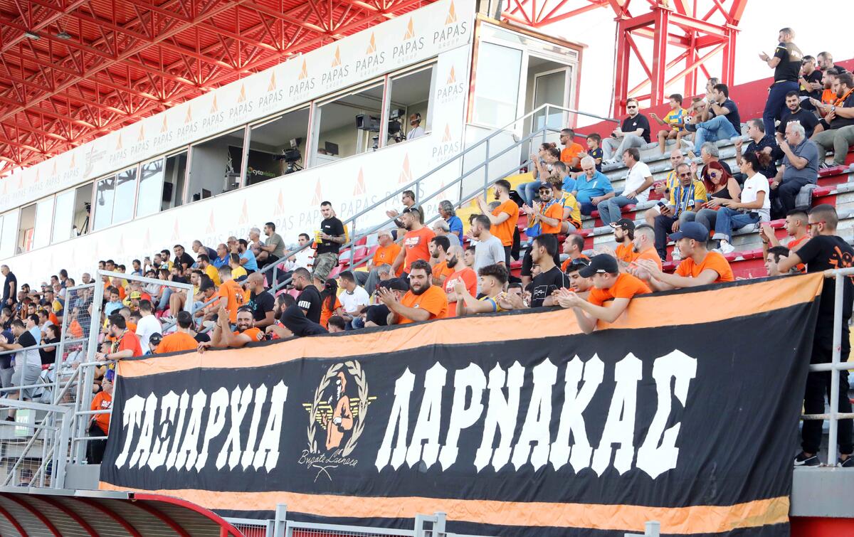 ΒΙΝΤΕΟ ST: Ζήτησαν πρωτάθλημα και Κύπελλο οι ΑΠΟΕΛίστες! thumb