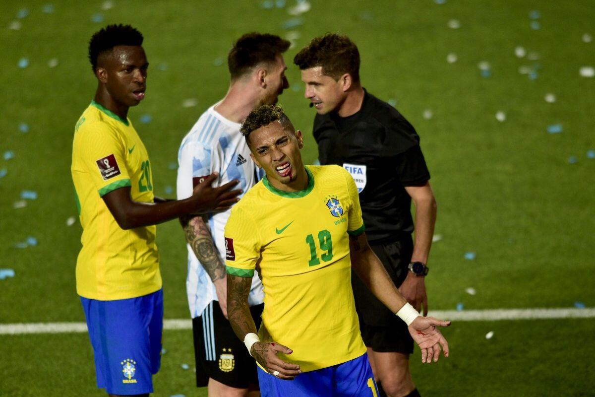 Η CONMEBOL τιμώρησε τους διαιτητές του αγώνα Αργεντινή-Βραζιλία thumb