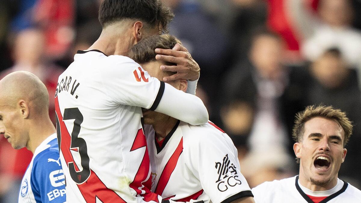 La Liga: Μεγάλη νίκη με δέκα παίκτες για τη Βαγιεκάνο thumb