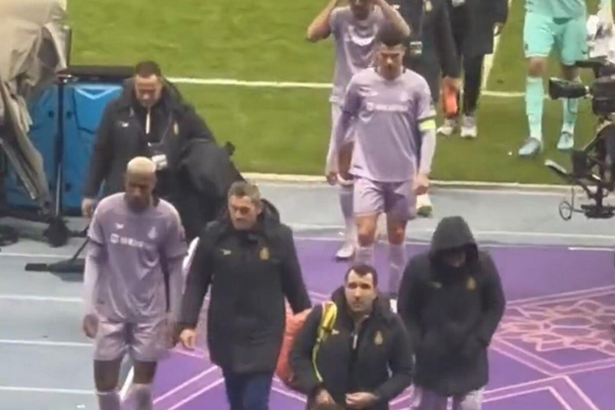 Βίντεο: Πίκαραν τον CR7 φωνάζοντας ρυθμικά το όνομα του Μέσι! thumb