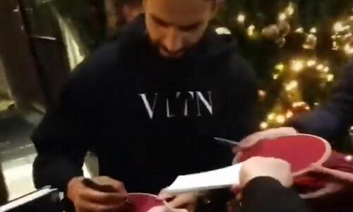 Σαν... ροκ σταρ ο Αμορίμ: Χαμός με οπαδούς της Μάντσεστερ! (vid) thumb