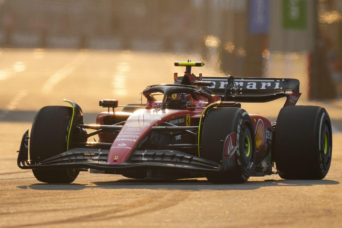 GP Σιγκαπούρης: Στην pole position ο Σάινθ, καταστροφή για Red Bull thumb