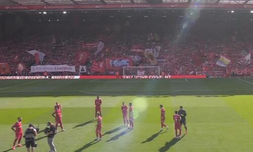 Τόσο μαγικό «You 'll never walk alone» που... χάζεψε μέχρι και ο Σαλάχ! thumb
