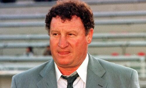 Συγκλονίζει ο γιος του Σαράφη: «Όταν πέθανε ο αδερφός μου, πήγαινε και κοιμόταν στην Τούμπα» thumb