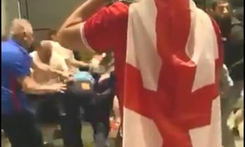 Άγγλοι χούλιγκαν επιτέθηκαν σε Ιταλούς (vids) thumb