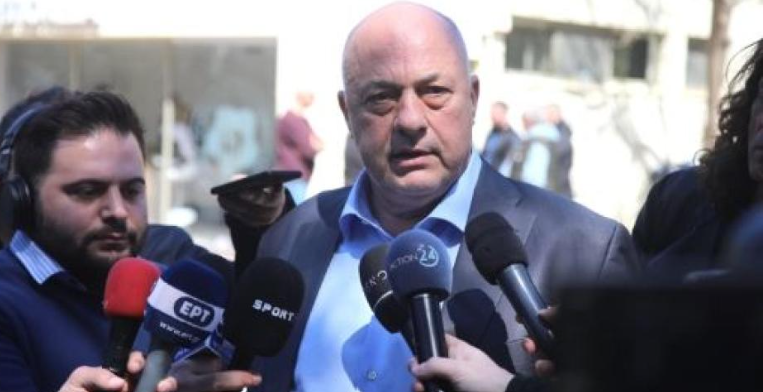 «Είναι φαρσοκωμωδία, ελπίζω να μη χυθούν αίματα» thumb