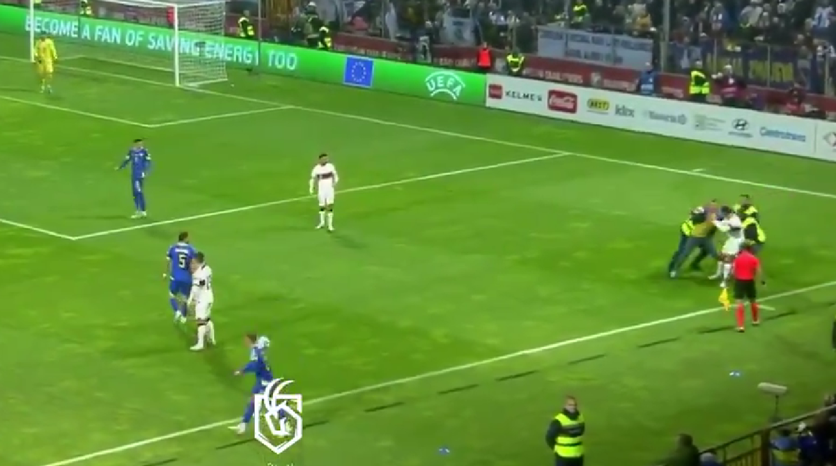 Ρονάλντο: Του την... έπεσε Βόσνιος οπαδός! (vid) thumb