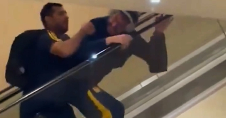 Τύχη βουνό είχε ο Ζινιάκ, γλίτωσε από... πονοκέφαλο την ώρα που έδινε αυτόγραφο (vid) thumb