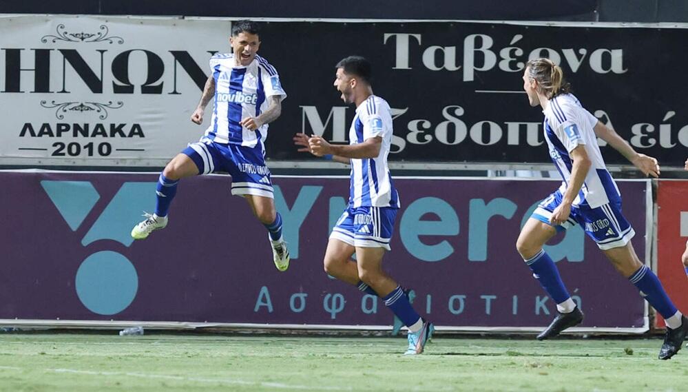 «Βγάζει στο σφυρί» τη φανέλα του Σένσι! thumb