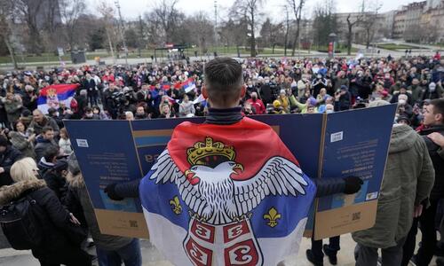 Νόβακ Τζόκοβιτς: Εκατοντάδες Σέρβοι στη διαδήλωση στο Βελιγράδι thumb