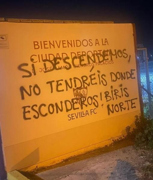 Μήνυμα οργανωμένων έξω από το προπονητικό: «Δεν θα έχετε πού να κρυφτείτε» thumb