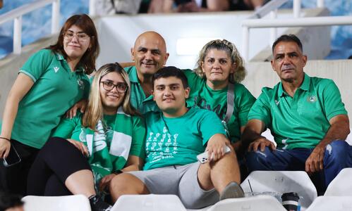 Πρασινίζουν τις εξέδρες και έτοιμοι για τη δική τους «μάχη» (φωτορεπορτάζ) thumb