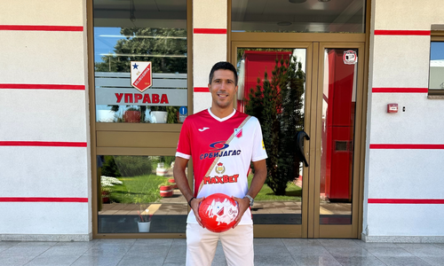 Πόζαρε με τη φανέλα της νέας του ομάδας ο Μεντόγεβιτς! thumb