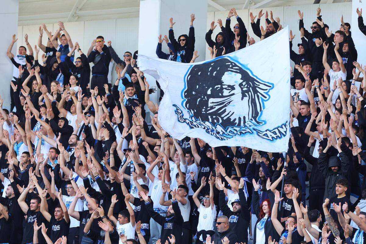 «Όχι» στον Απόλλωνα και τόσοι φίλοι της ομάδας στο ματς με τον Άρη thumb