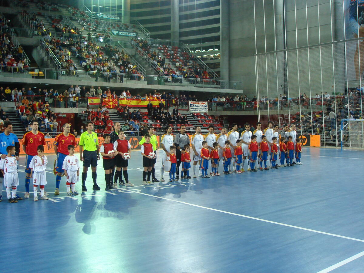 Against (not so) modern football thumb