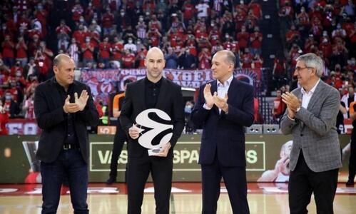 Η βράβευση του legend Βασίλη Σπανούλη (pic&vid) thumb