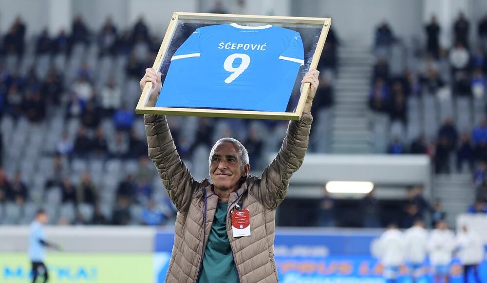 Τιμήθηκε εν μέσω αποθέωσης ο Στσέποβιτς! (pics) thumb