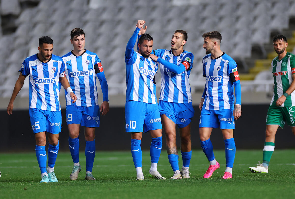 Για να του... αρέσει αυτήν τη φορά το έριξε στη δουλειά! thumb