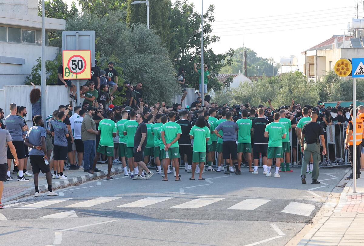 Έδωσε το σύνθημα νίκης εκτός γηπέδου η Θύρα 9 (Φώτος) thumb