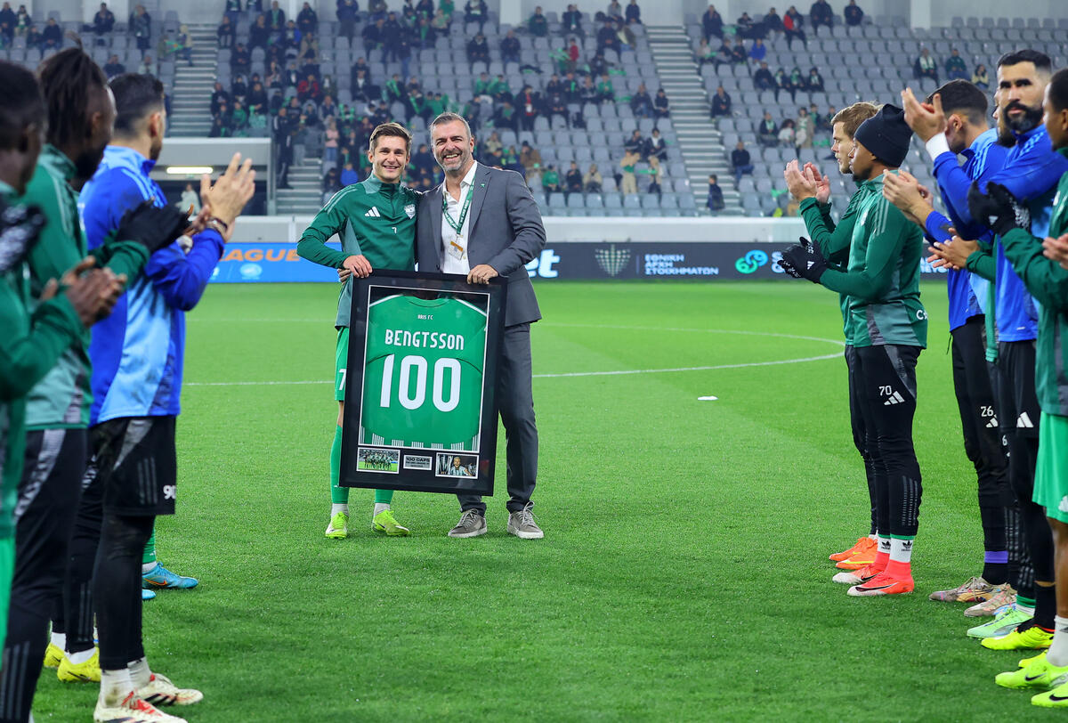 Ξεχωριστό για τον 100άρη Μπέγκτσον (φωτογραφίες) thumb