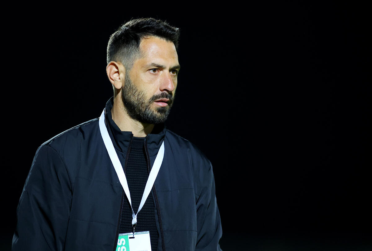 Πετράκης: «Στο δεύτερο ημίχρονο με κάποιο τρόπο καταφέραμε να δεχθούμε 3 τέρματα» thumb