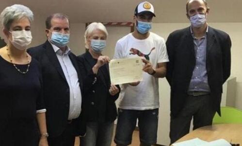 Ο Σουάρες παραδέχθηκε ότι ήξερε από πριν τα θέματα των εξετάσεων για την ιταλική υπηκοότητα thumb