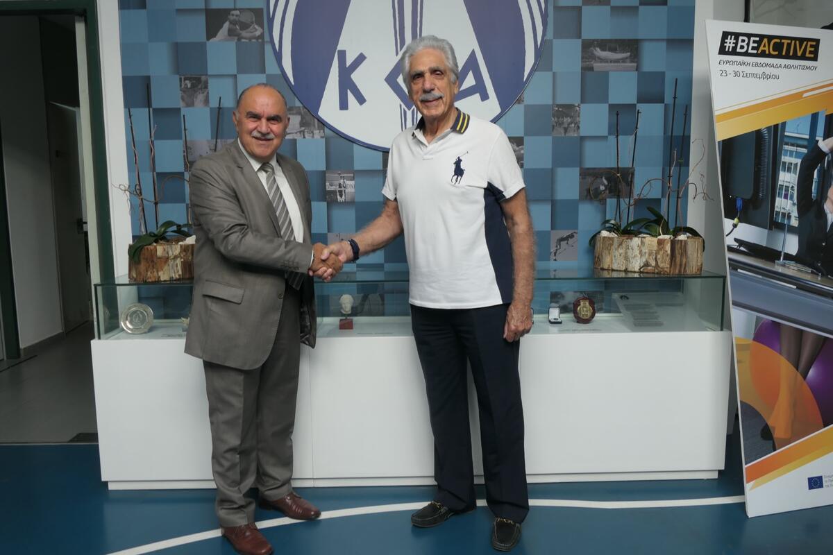 Συνάντηση με την ηγεσία της Κυπριακής Ομοσπονδίας Χάντμπολ στον ΚΟΑ thumb