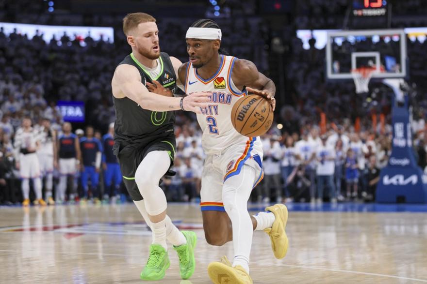 NBA: Καταιγιστικοί οι Θάντερ - Σάρωσαν τους Τίμπεργουλβς στο Game 1 thumb