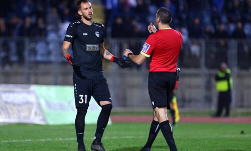 «Μάλλον δεν ήταν πολύ καλός ο διαιτητής με την ομάδα του» thumb