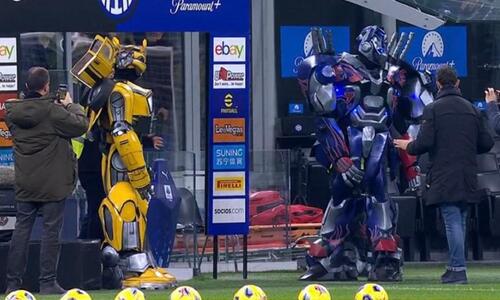 Έσκασαν… transformers στο «Μεάτσα» πριν τη σέντρα του Ίντερ-Ουντινέζε thumb
