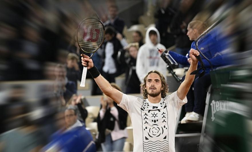 Πήρε την πρόκριση στον τρίτο γύρο του Roland Garros ο Τσιτσιπάς  thumb