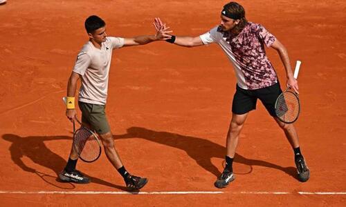 Σαν σίφουνας στα προημιτελικά του Roland Garros τα αδέρφια Τσιτσιπά! thumb