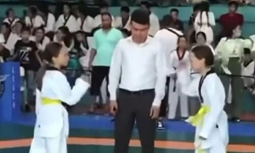 Δίδυμες έφτασαν στον τελικό τουρνουά ταεκβοντό και έπαιξαν 'πέτρα, ψαλίδι, μολύβι, χαρτί' (vid) thumb