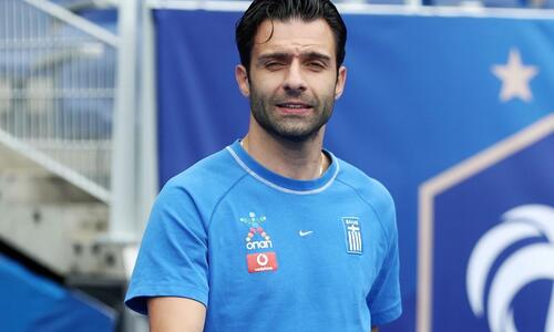 Δίπλα στους διεθνείς της Ελλάδας: «Τη Δευτέρα να βράζει το γήπεδο» thumb