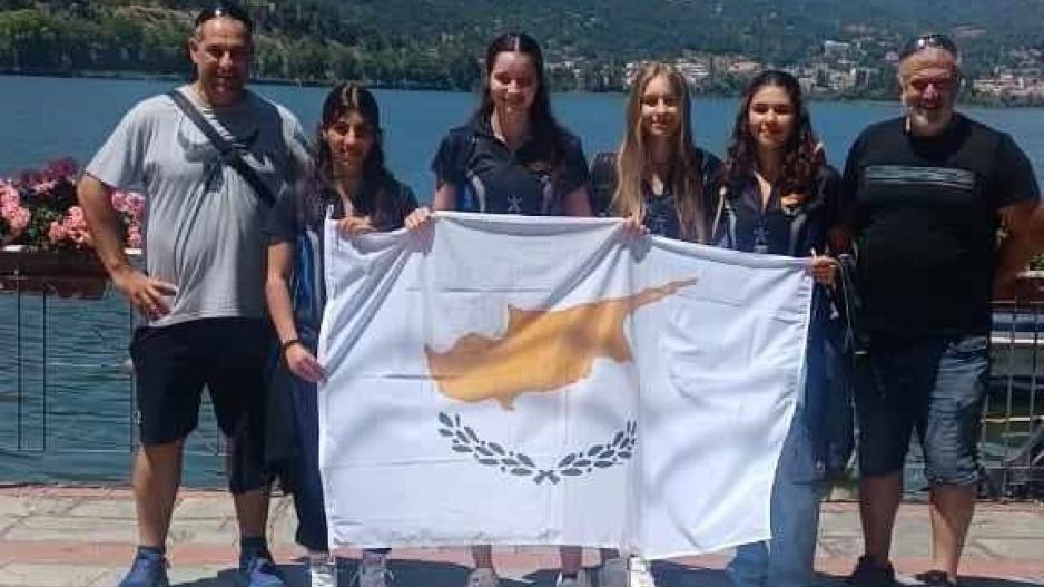 Στο Παρίσι για συμμετοχή  στο Παγκόσμιο εφήβων- νεανίδων η Εθνική Ομάδα Κωπηλασίας thumb
