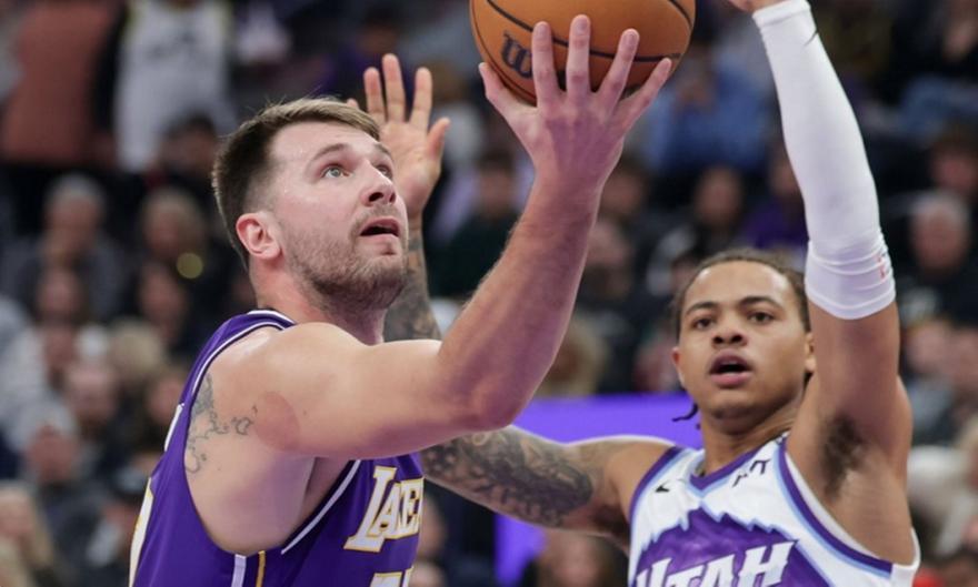 NBA: Μυθικός Ντόντσιτς, κατήφορος χωρίς Γιάννη για Μπακς thumb
