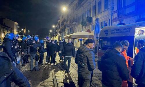 Βίντεο: Σοβαρά επεισόδια στο Μιλάνο, ένας σοβαρά τραυματίας thumb