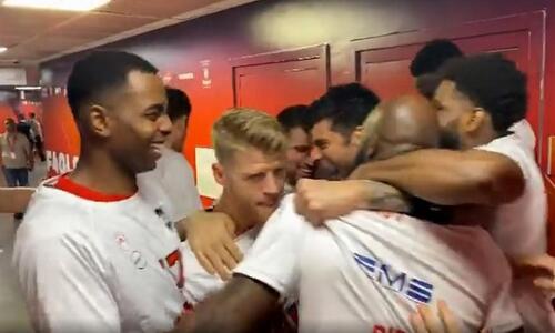Xαμός πριν την είσοδο του Ολυμπιακού (video) thumb