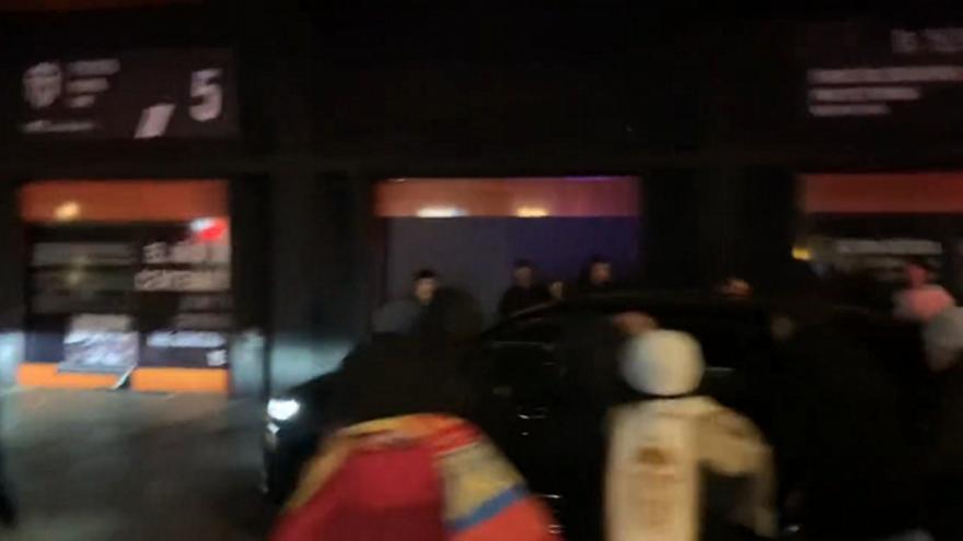 Προπηλάκισαν τον Γιουνούς Μούσα μετά τον αποκλεισμό! thumb