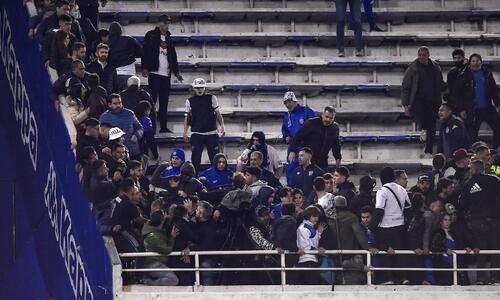 Οπαδοί επιτέθηκαν σε παίκτες, τους απείλησαν με όπλα! thumb
